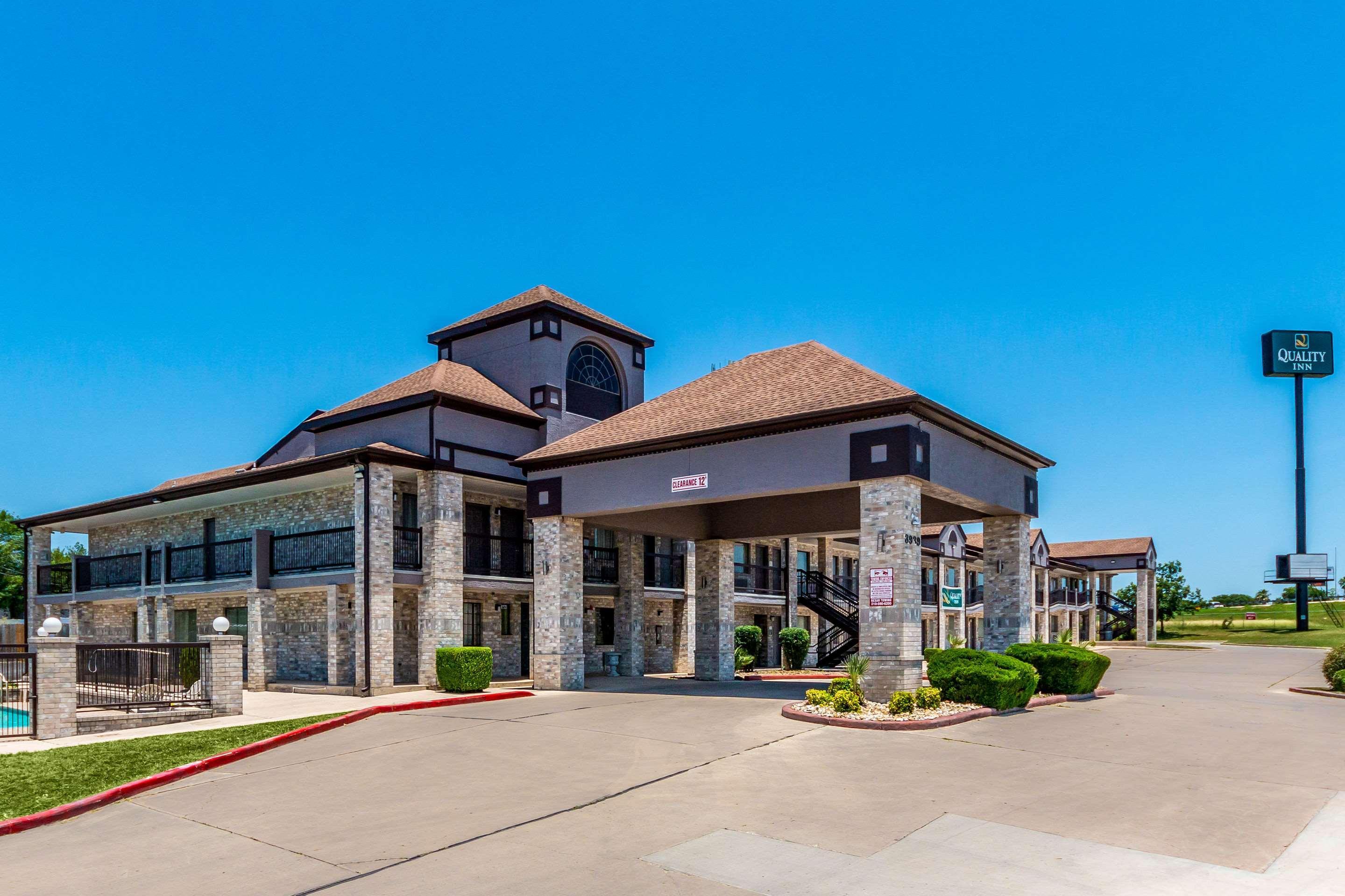 Quality Inn I-10 East Near Frost Bank Center San Antonio Exterior foto