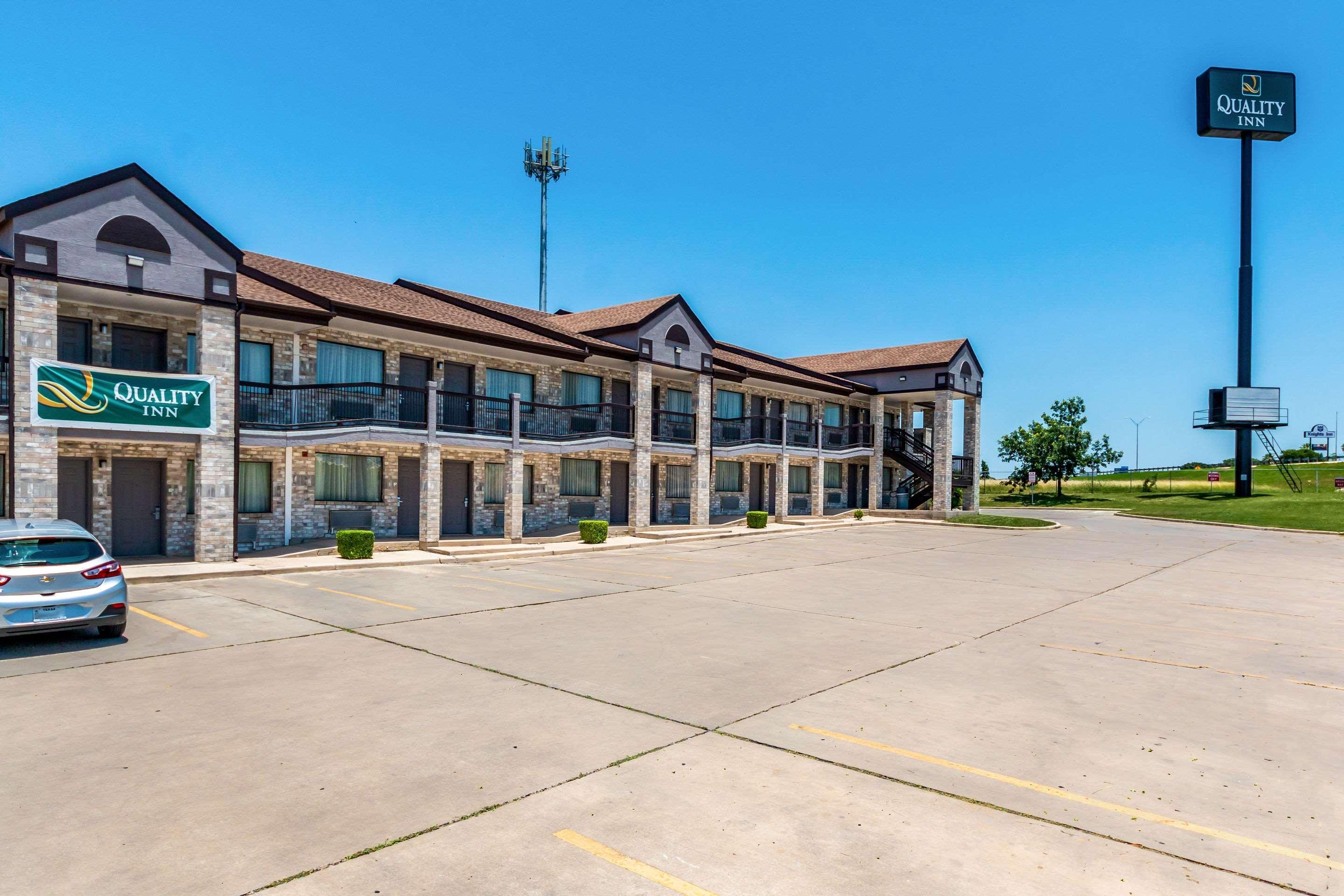 Quality Inn I-10 East Near Frost Bank Center San Antonio Exterior foto